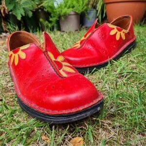 JOSEF SEIBAL Anja Red Floral Women's Shoes in a Women's Size 5.5 (European 36)